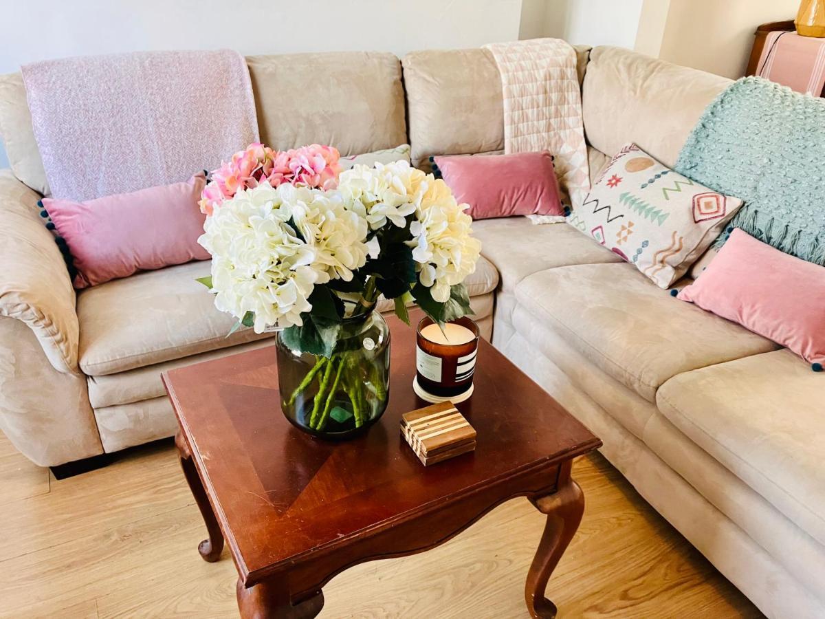 Holiday home Romford - Close To Centre, Hospital Crownworks Nissan And Stadium Of Light *