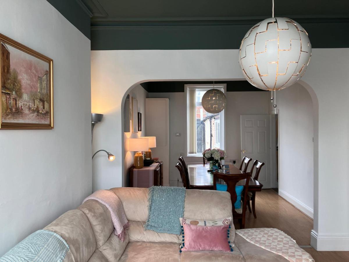 Romford - Close To Centre, Hospital Crownworks Nissan And Stadium Of Light *