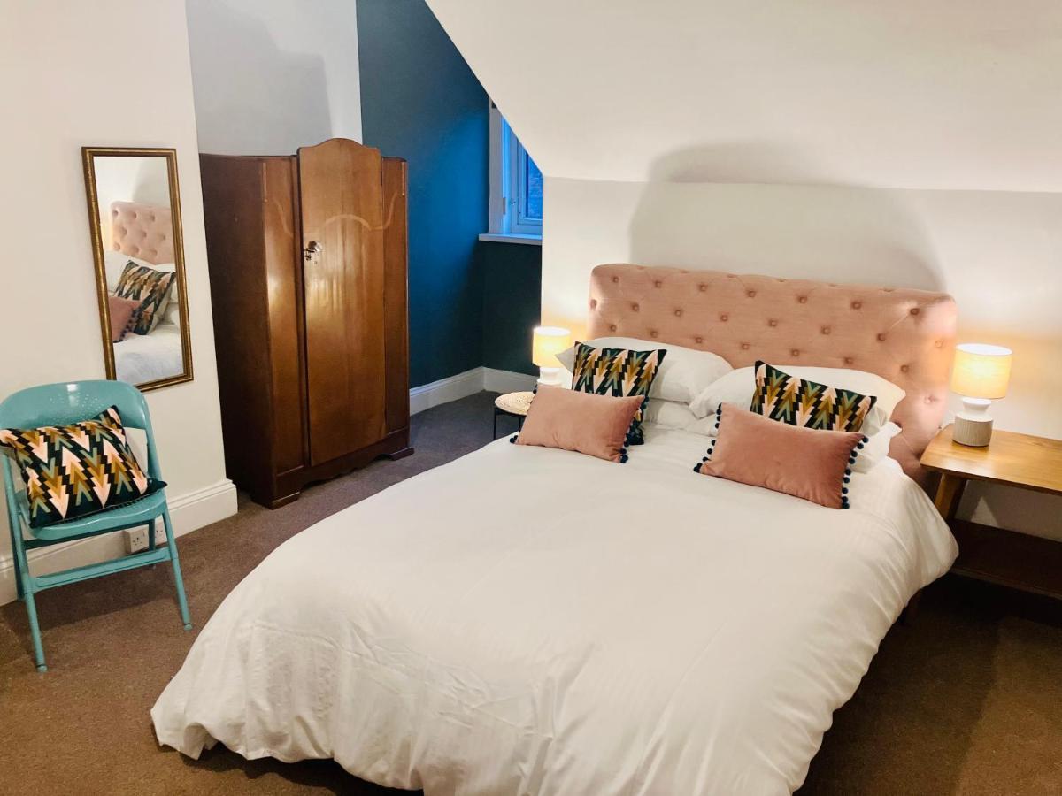 Romford - Close To Centre, Hospital Crownworks Nissan And Stadium Of Light * Sunderland (Tyne and Wear)